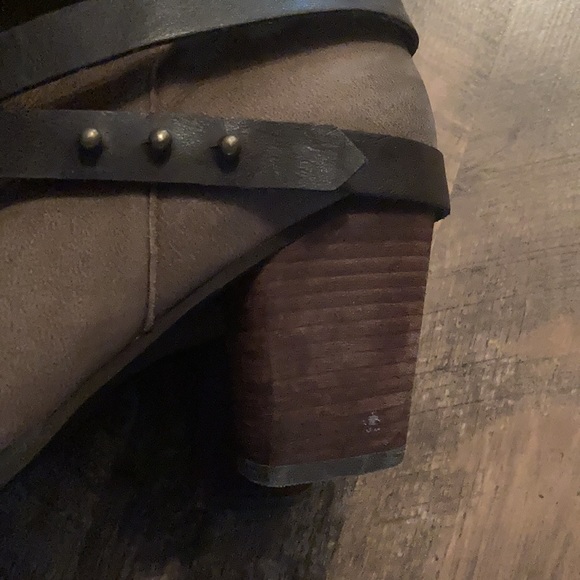 Booties - Picture 4 of 4